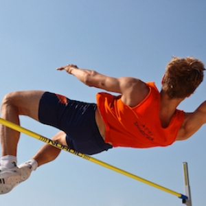 custom track and field uniforms